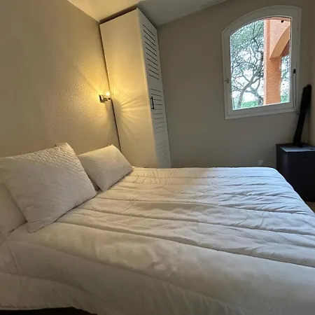 Domaine Valescure 1 Ou 2 Pieces Vue Jardin Ou Piscine Apartament *